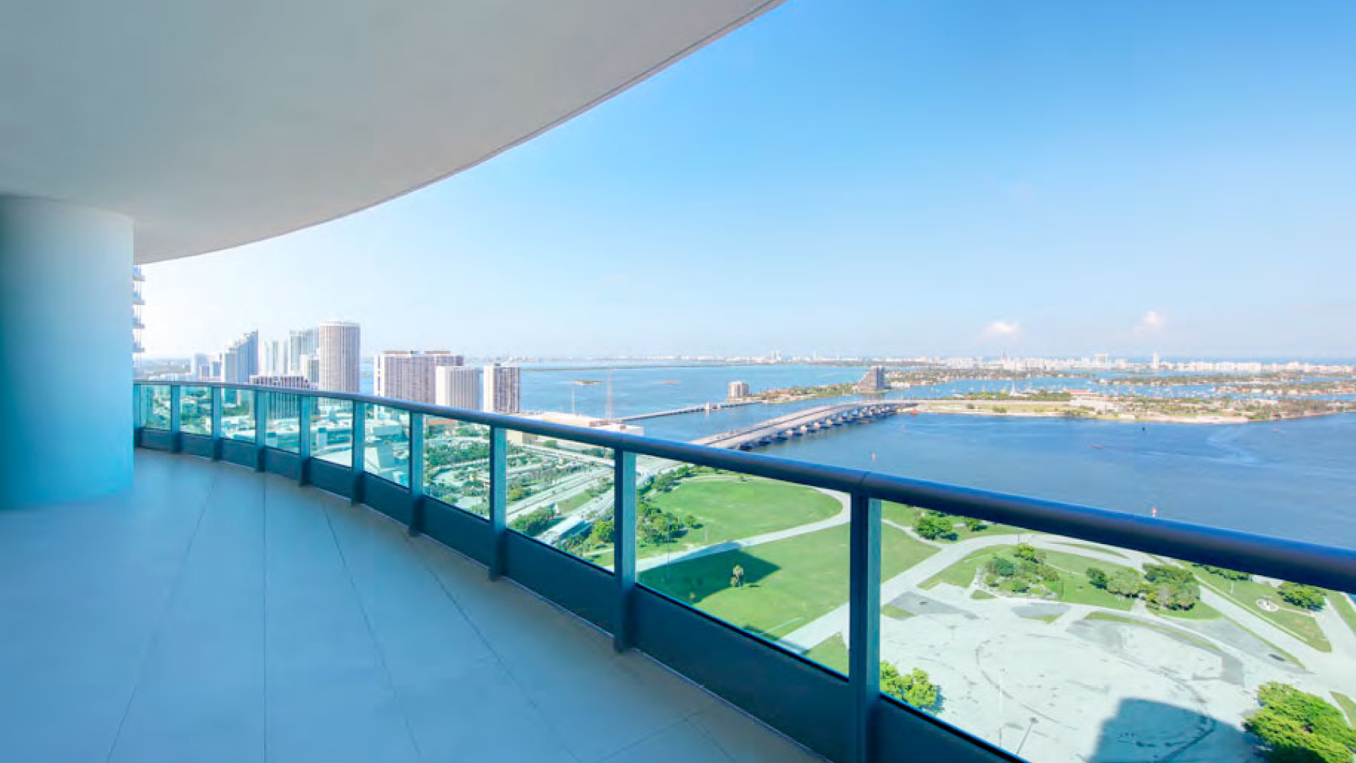 balcon - 900 biscayne - downtown