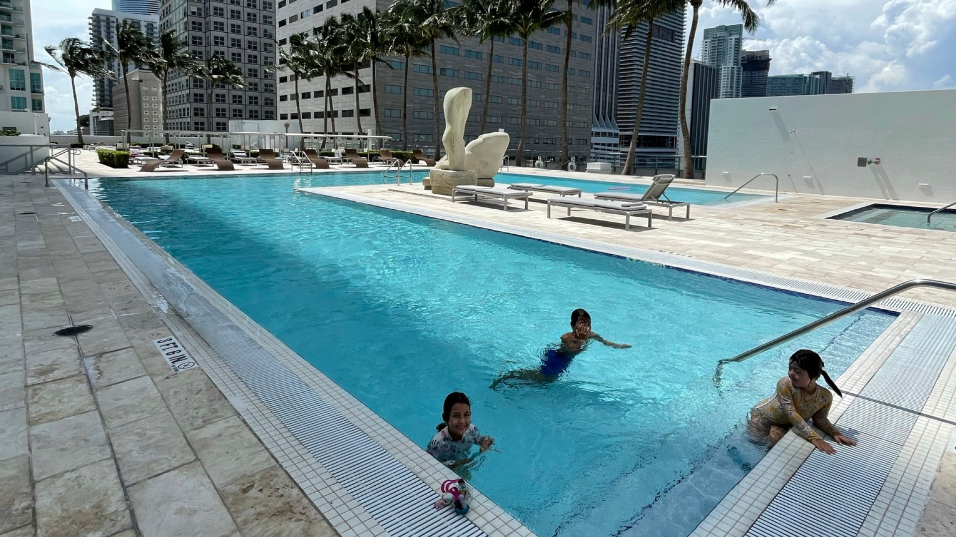piscina - one miami - downtown