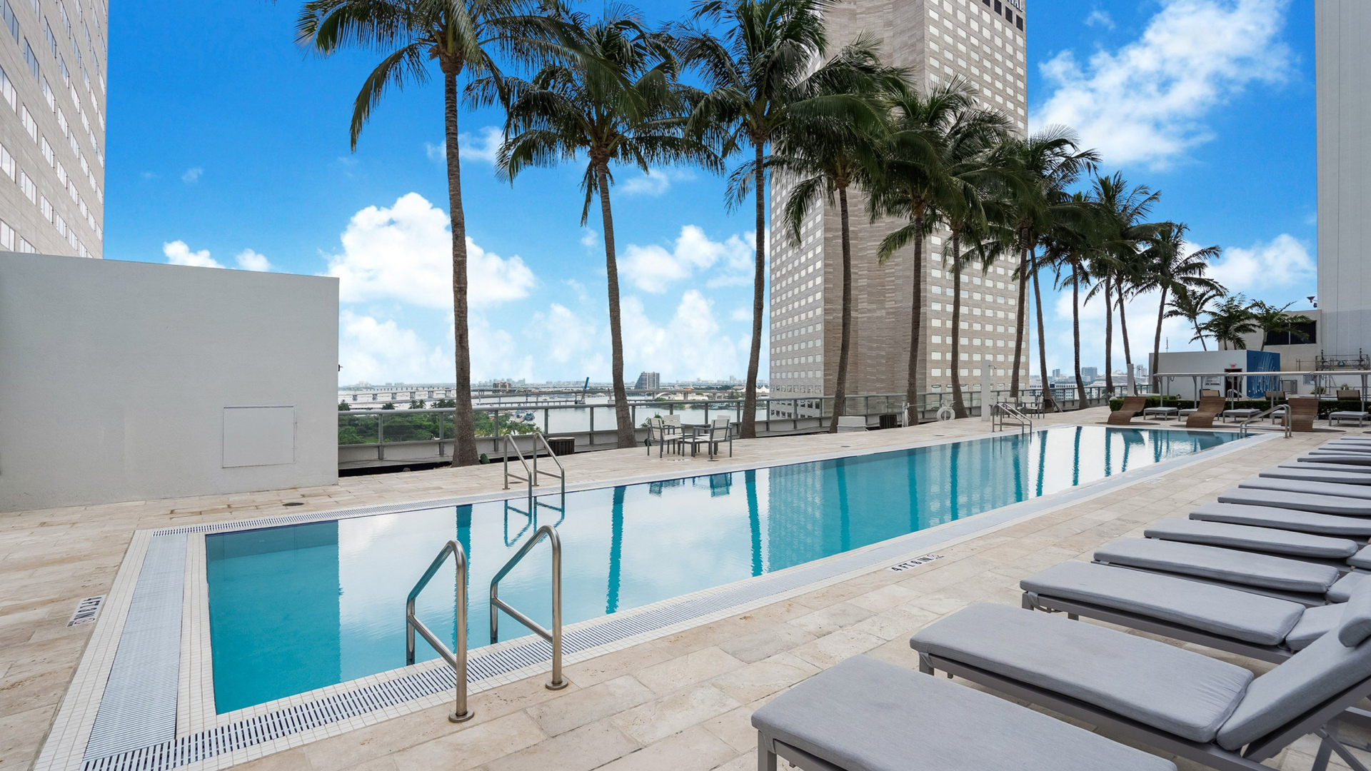 piscina rooftop - one miami - downtown